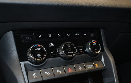 Skoda Karoq I, 2020 год, 2 300 000 рублей, 24 фотография