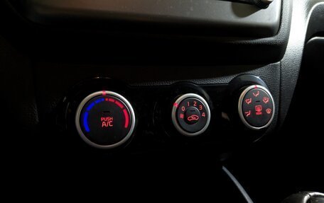 KIA Rio III рестайлинг, 2015 год, 1 100 000 рублей, 19 фотография