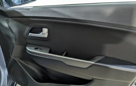 KIA Rio III рестайлинг, 2015 год, 1 100 000 рублей, 22 фотография