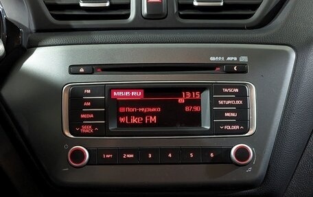 KIA Rio III рестайлинг, 2015 год, 1 100 000 рублей, 24 фотография