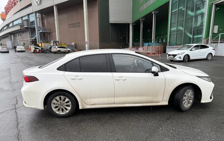 Toyota Corolla, 2021 год, 2 200 000 рублей, 3 фотография