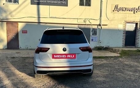 Volkswagen Tiguan II, 2021 год, 3 590 000 рублей, 4 фотография