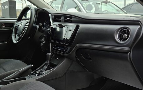 Toyota Corolla, 2018 год, 1 590 000 рублей, 10 фотография