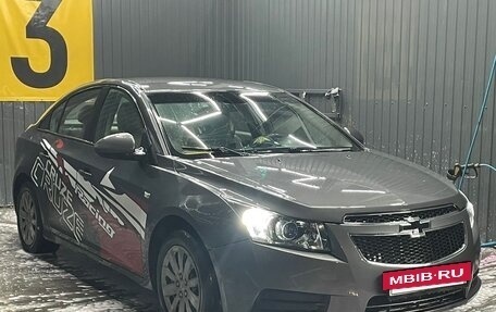 Chevrolet Cruze II, 2010 год, 500 000 рублей, 3 фотография