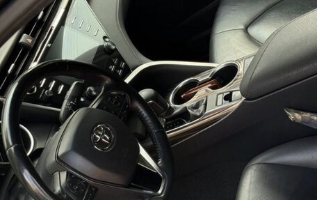 Toyota Camry, 2019 год, 2 890 000 рублей, 15 фотография