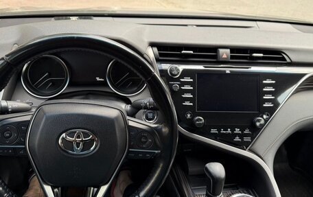 Toyota Camry, 2019 год, 2 890 000 рублей, 16 фотография