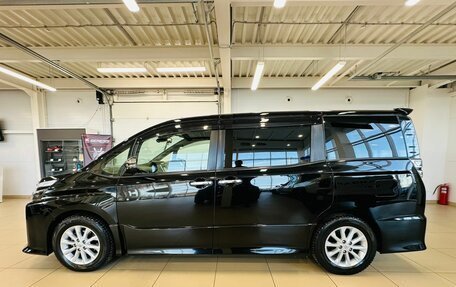 Toyota Voxy III, 2020 год, 2 649 900 рублей, 3 фотография