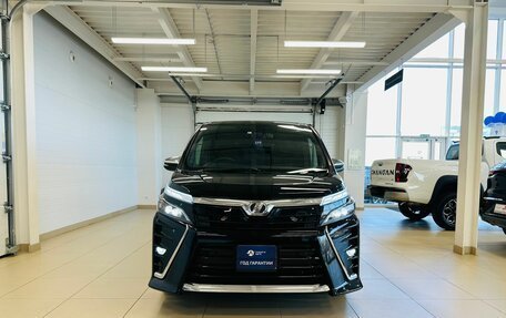 Toyota Voxy III, 2020 год, 2 649 900 рублей, 9 фотография