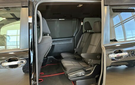 Toyota Voxy III, 2020 год, 2 649 900 рублей, 17 фотография