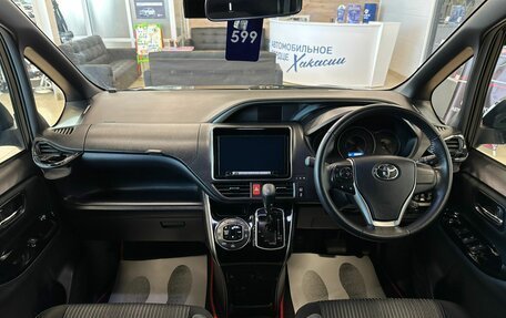 Toyota Voxy III, 2020 год, 2 649 900 рублей, 16 фотография