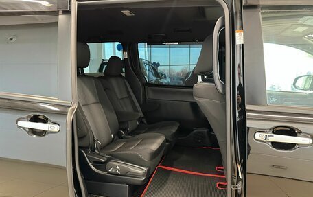 Toyota Voxy III, 2020 год, 2 649 900 рублей, 18 фотография