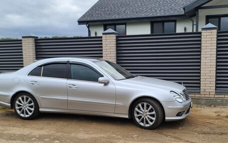 Mercedes-Benz E-Класс, 2004 год, 880 000 рублей, 2 фотография