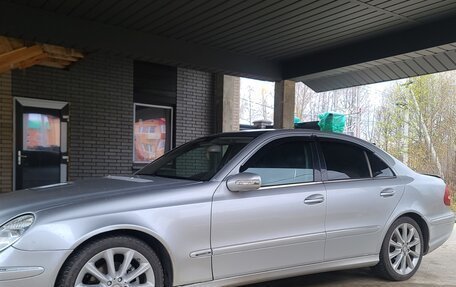 Mercedes-Benz E-Класс, 2004 год, 880 000 рублей, 3 фотография