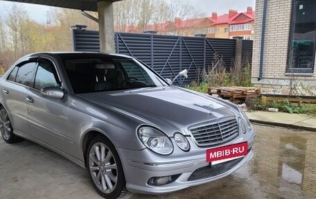Mercedes-Benz E-Класс, 2004 год, 880 000 рублей, 4 фотография