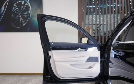 BMW 7 серия, 2019 год, 6 000 000 рублей, 13 фотография