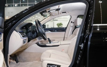 BMW 7 серия, 2019 год, 6 000 000 рублей, 17 фотография