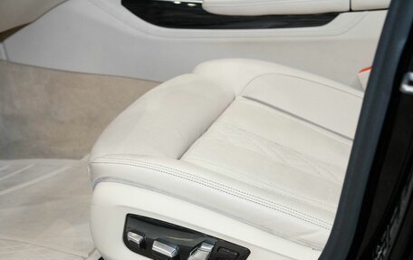 BMW 7 серия, 2019 год, 6 000 000 рублей, 18 фотография