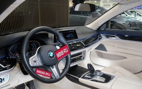 BMW 7 серия, 2019 год, 6 000 000 рублей, 20 фотография