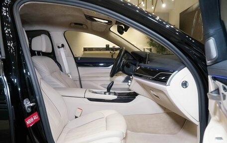 BMW 7 серия, 2019 год, 6 000 000 рублей, 34 фотография