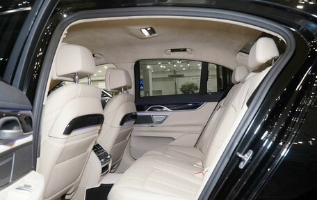 BMW 7 серия, 2019 год, 6 000 000 рублей, 39 фотография