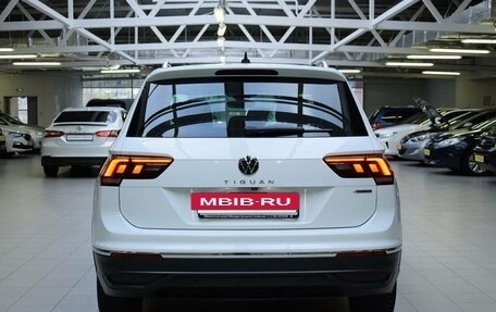 Volkswagen Tiguan II, 2021 год, 2 450 000 рублей, 6 фотография