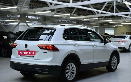 Volkswagen Tiguan II, 2021 год, 2 450 000 рублей, 7 фотография