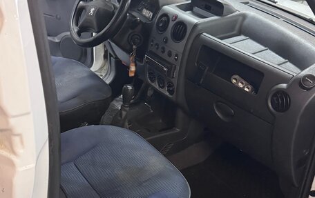 Peugeot Partner II рестайлинг 2, 2010 год, 350 000 рублей, 14 фотография