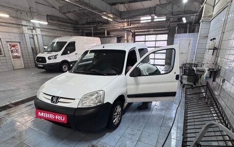 Peugeot Partner II рестайлинг 2, 2010 год, 350 000 рублей, 8 фотография