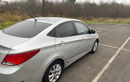 Hyundai Solaris II рестайлинг, 2016 год, 900 000 рублей, 5 фотография