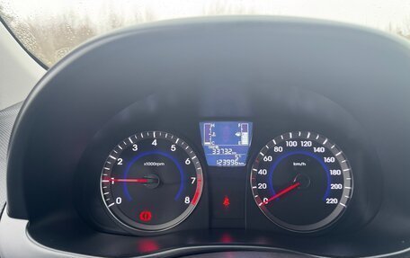 Hyundai Solaris II рестайлинг, 2016 год, 900 000 рублей, 10 фотография