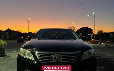 Toyota Camry, 2012 год, 1 870 000 рублей, 2 фотография