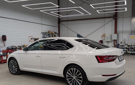 Skoda Superb III рестайлинг, 2019 год, 2 250 000 рублей, 4 фотография