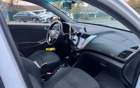 Hyundai Solaris II рестайлинг, 2015 год, 650 000 рублей, 6 фотография