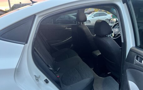 Hyundai Solaris II рестайлинг, 2015 год, 650 000 рублей, 5 фотография