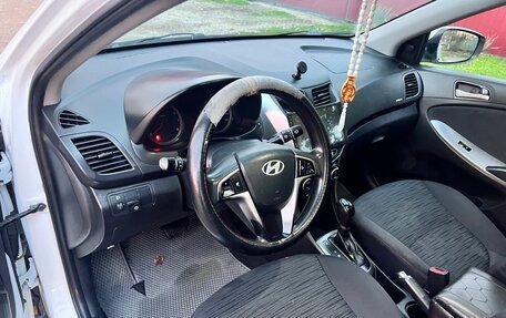 Hyundai Solaris II рестайлинг, 2015 год, 650 000 рублей, 9 фотография