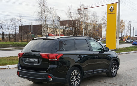 Mitsubishi Outlander III рестайлинг 3, 2016 год, 1 361 000 рублей, 6 фотография