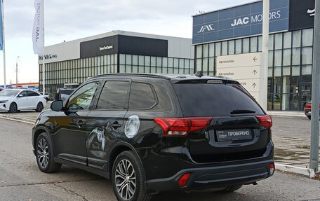 Mitsubishi Outlander III рестайлинг 3, 2016 год, 1 361 000 рублей, 8 фотография