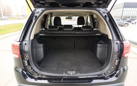 Mitsubishi Outlander III рестайлинг 3, 2016 год, 1 361 000 рублей, 12 фотография