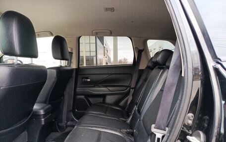 Mitsubishi Outlander III рестайлинг 3, 2016 год, 1 361 000 рублей, 15 фотография