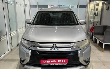 Mitsubishi Outlander III рестайлинг 3, 2016 год, 1 049 000 рублей, 2 фотография