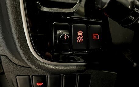 Mitsubishi Outlander III рестайлинг 3, 2016 год, 1 049 000 рублей, 10 фотография