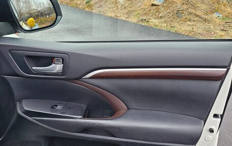 Toyota Highlander III, 2015 год, 3 550 000 рублей, 10 фотография