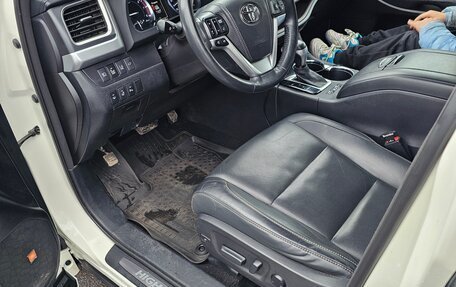 Toyota Highlander III, 2015 год, 3 550 000 рублей, 18 фотография