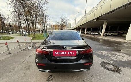 Mercedes-Benz E-Класс, 2021 год, 2 350 000 рублей, 19 фотография