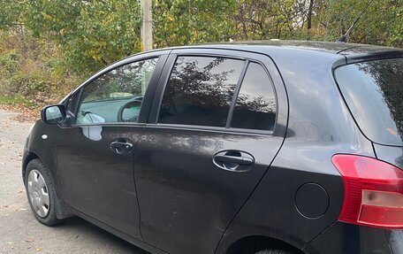 Toyota Yaris III рестайлинг, 2007 год, 600 000 рублей, 7 фотография