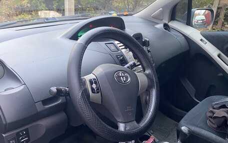 Toyota Yaris III рестайлинг, 2007 год, 600 000 рублей, 11 фотография