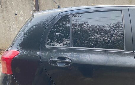 Toyota Yaris III рестайлинг, 2007 год, 600 000 рублей, 5 фотография