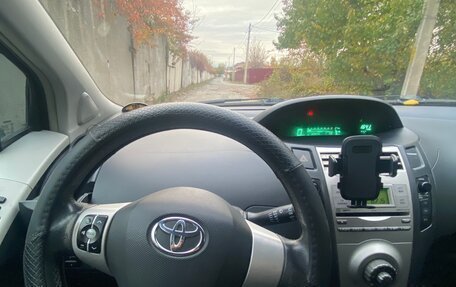 Toyota Yaris III рестайлинг, 2007 год, 600 000 рублей, 10 фотография