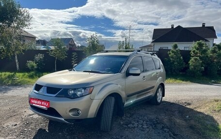 Mitsubishi Outlander III рестайлинг 3, 2007 год, 919 000 рублей, 2 фотография