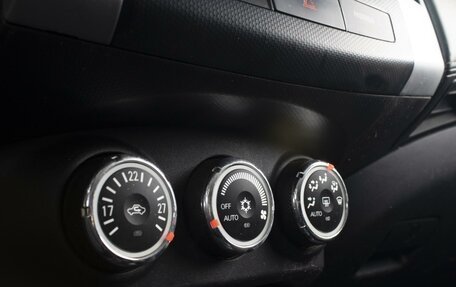 Mitsubishi Outlander III рестайлинг 3, 2010 год, 850 000 рублей, 16 фотография